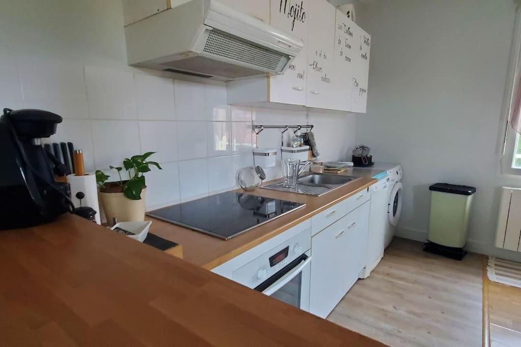 Simplicite Et Calme En Appartement A Issoire Exterior foto